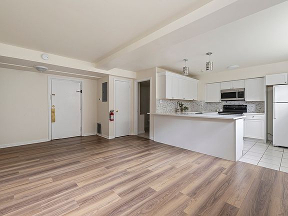 4th image of 206 Main St #23A