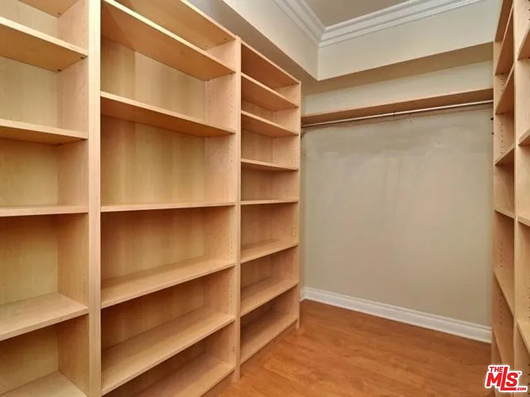 5354 Lindley Ave #301 — Photo 8