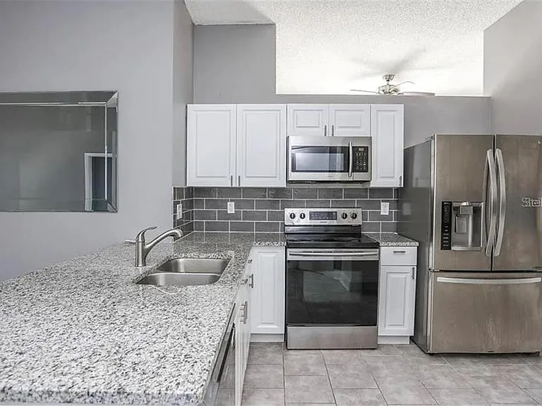 12834 Woodbury Glen Dr — Photo 9