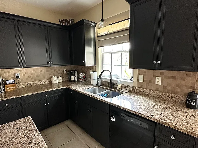 501 King Ct — Photo 3