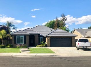 10402 Pepperwood Dr, Bakersfield, CA 93311