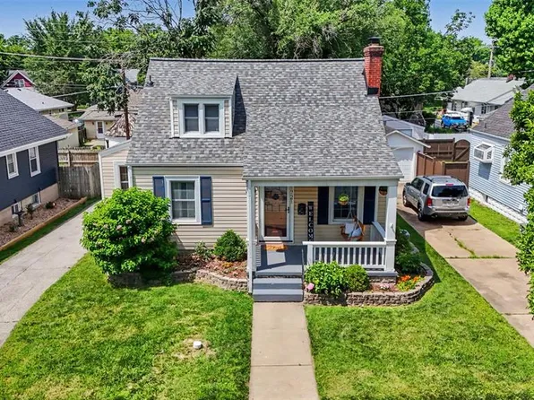 1721 W Adams St, Saint Charles, MO 63301
