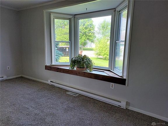 2nd image of 401 W Main St