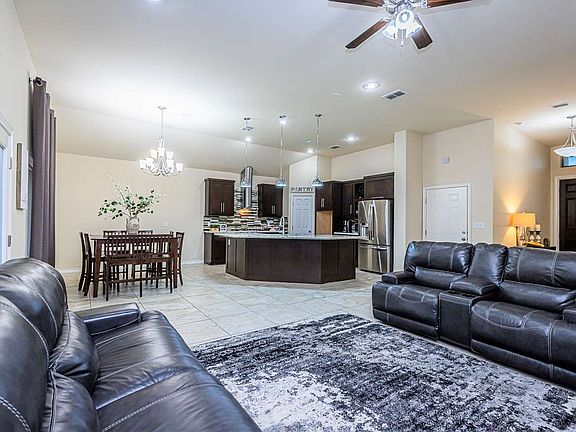 4th image of 419 Windmill Palm Dr