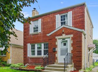 2013 Dobson St, Evanston, IL 60202