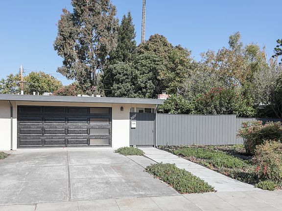 3rd image of 3607 Evergreen Dr