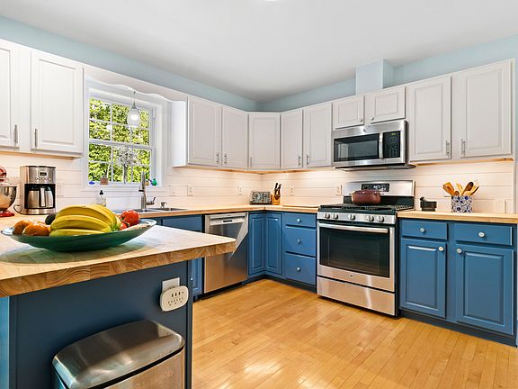 5th image of 20 Forest Glen Drive