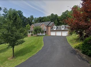21 Long Meadow Dr, Bridgeport, WV 26330