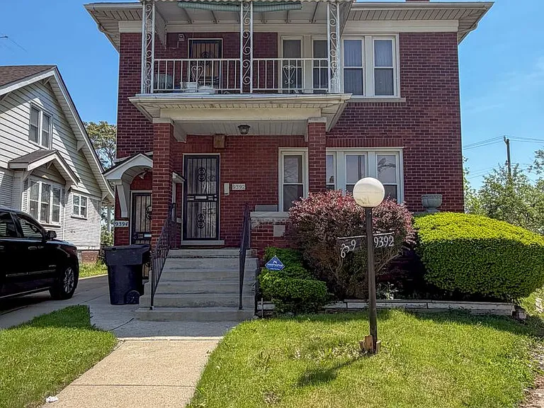 9392 Woodside St — Photo 1