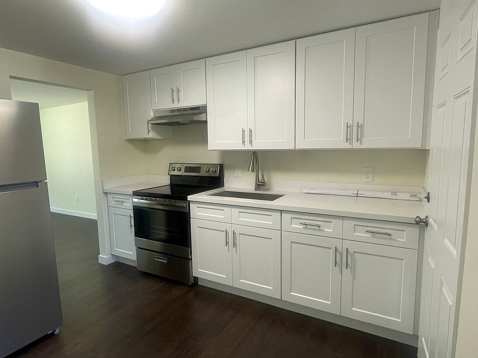 1st image of 14402 Washington Ave SW #6