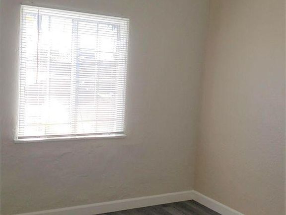 4th image of 1886 Lime Ave #1886