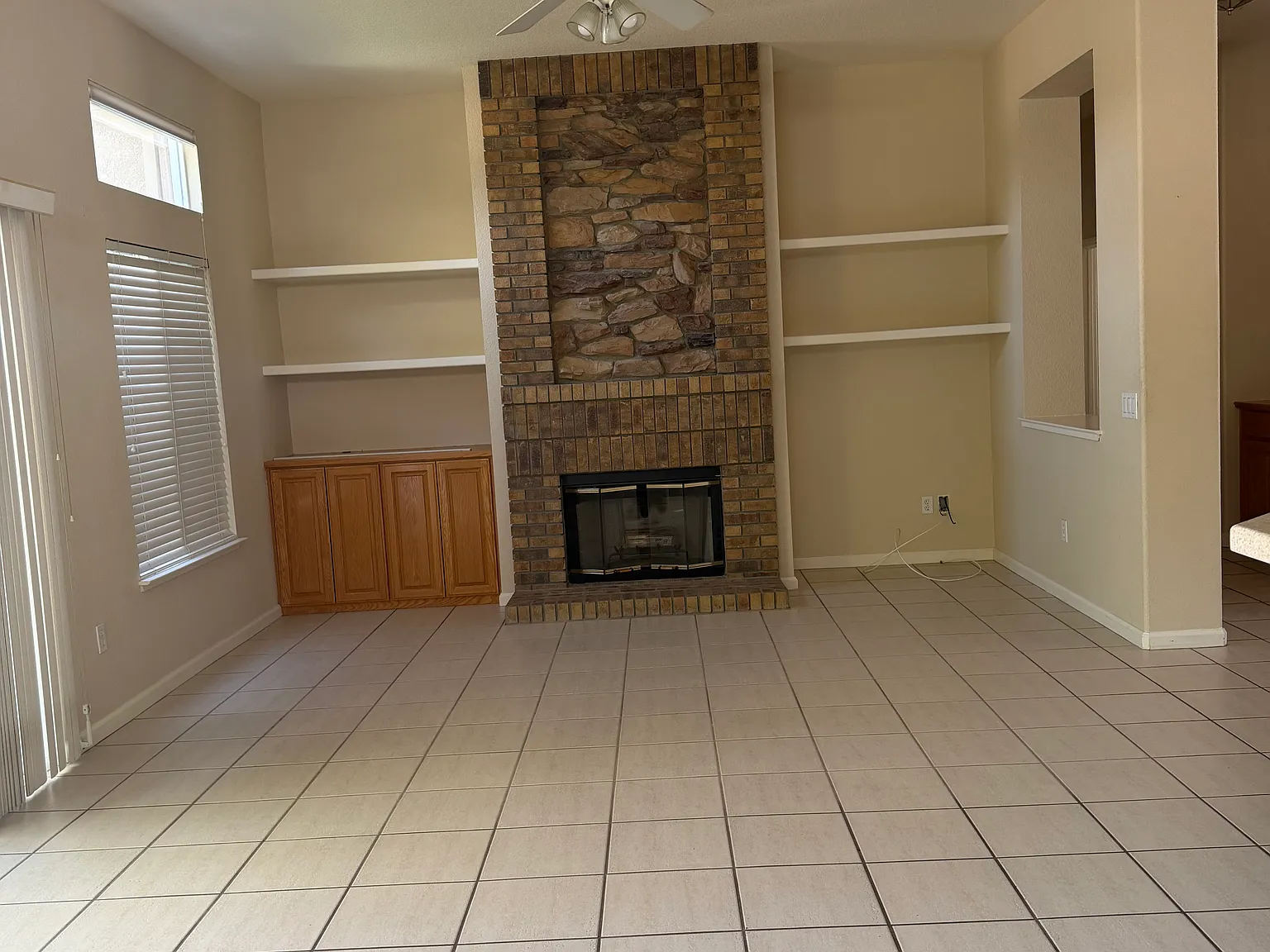 2 bed, 2.5 bath, 1940 sqft, $3,100 — Photo 3