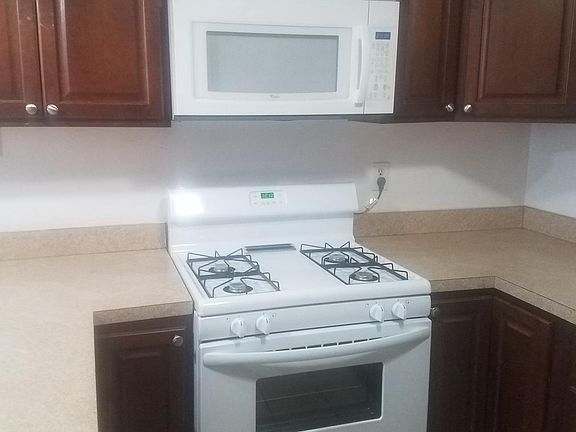 2nd image of 52 Hobson St
