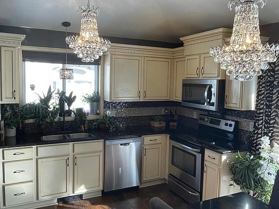 3rd image of 21220 Ilavista Way