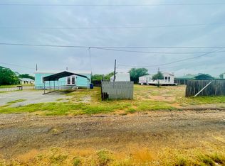 108 W Hugo St, Dilley, TX 78017