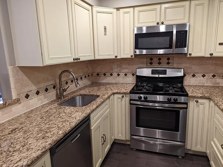 671 Snowdrop Ct — Photo 7