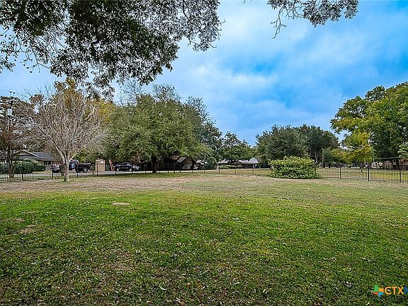 3rd image of 123 Royal George Cir
