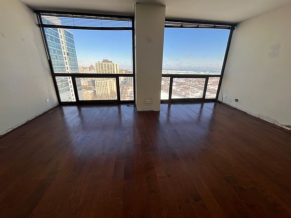 4th image of 4343 N Clarendon Ave APT 2318
