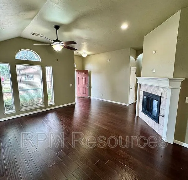 8205 NW 83rd Ter — Photo 5