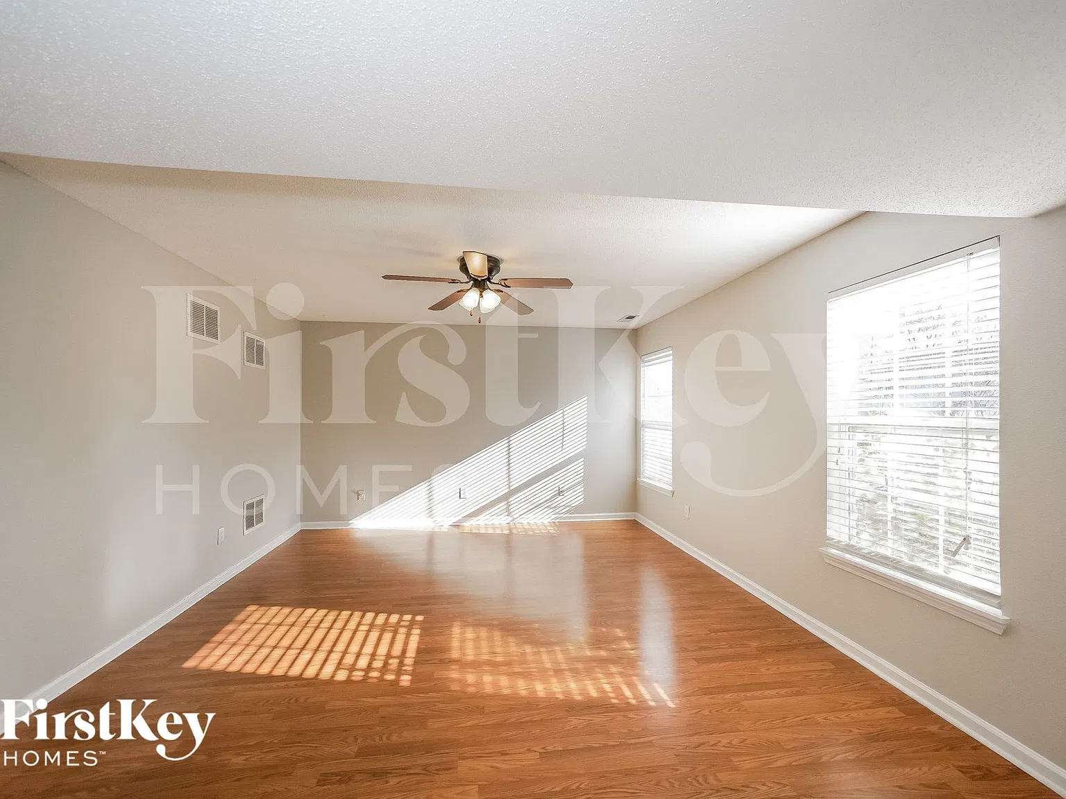 4 bed, 2.5 bath, 1752 sqft, $2,005 — Photo 3