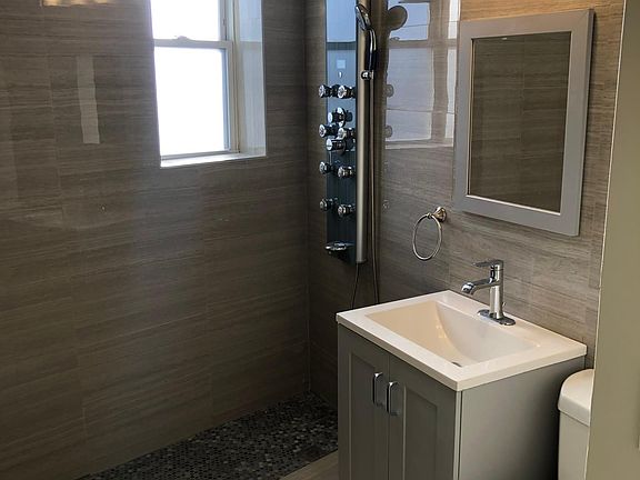 3rd image of 155 Evergreen Pl #205