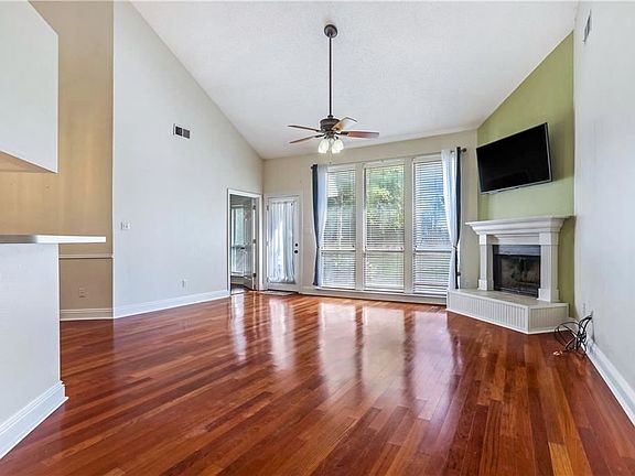 3rd image of 56 Shady Oaks Dr