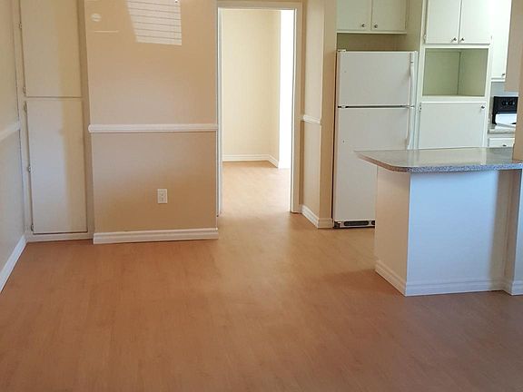 4th image of 668 W Washington Ave APT 34