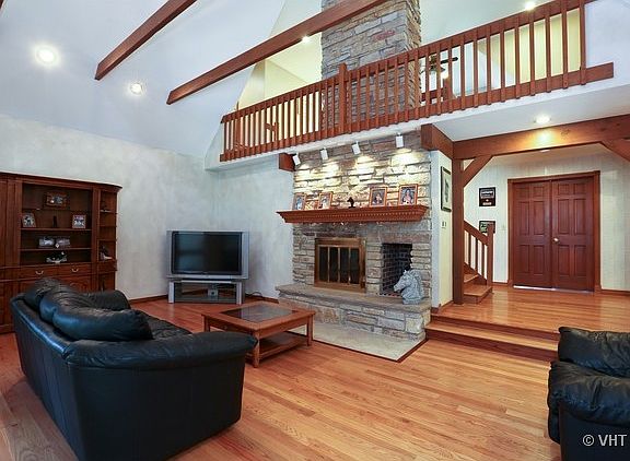 5th image of 14328 Acorn Ct