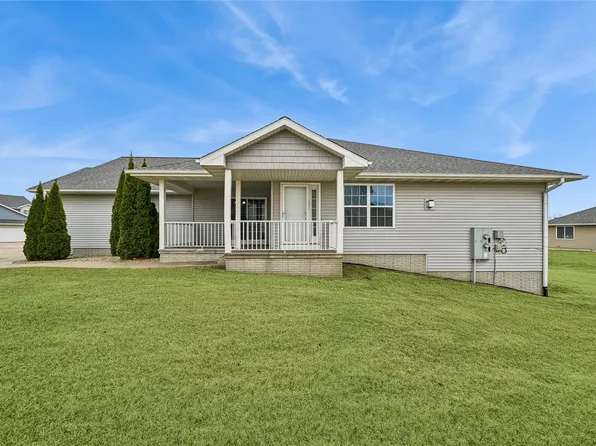 953 Acacia Dr NE, Cedar Rapids, IA 52402