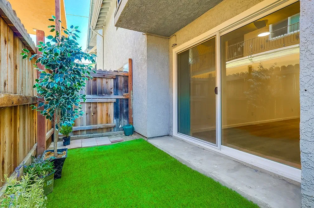 2 bed, 850 sqft, $2,395 — Photo 1