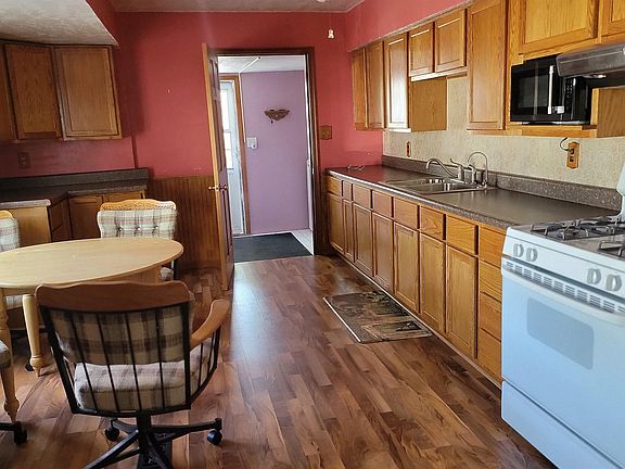 4th image of 3112 8th St