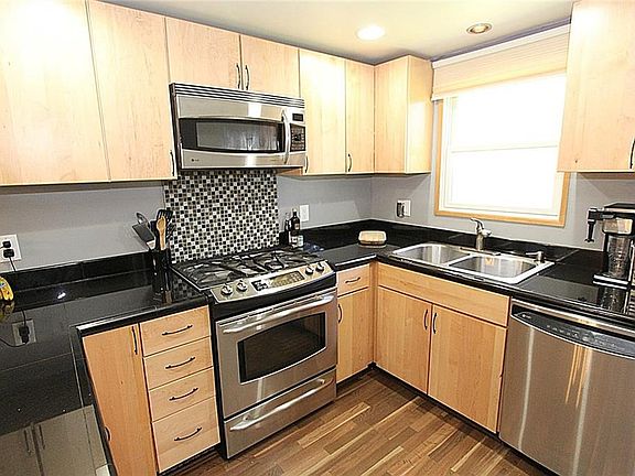 3rd image of 2420 Westside Dr