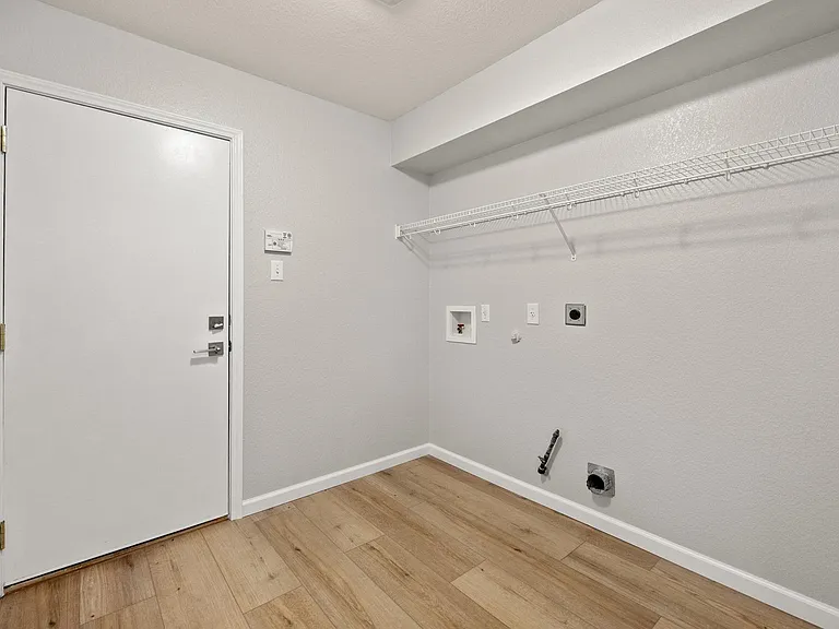 1429 Davis Mountain Loop — Photo 16