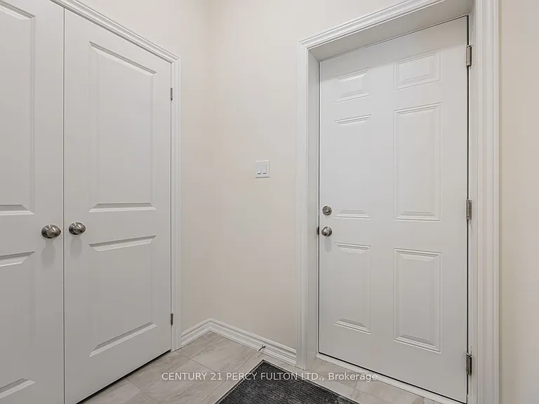 1263 Plymouth Dr — Photo 3