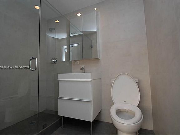 5th image of 1321 Pennsylvania Ave APT 1