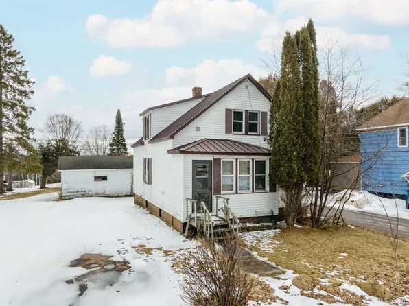 615 Wilson Ave, Iron River, MI 49935