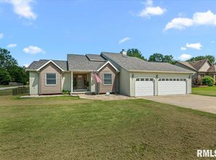 680 Stardust Dr, Sherman, IL 62684