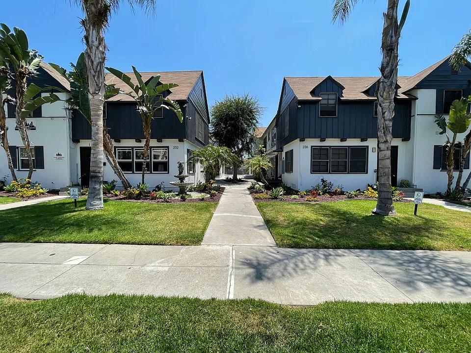 232-6 S. Harvard Blvd