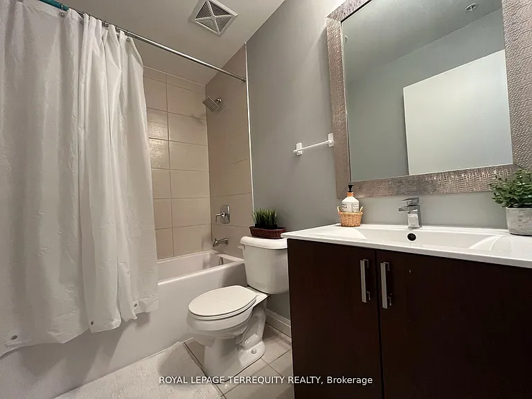 22 E Haven Dr #1011 — Photo 11