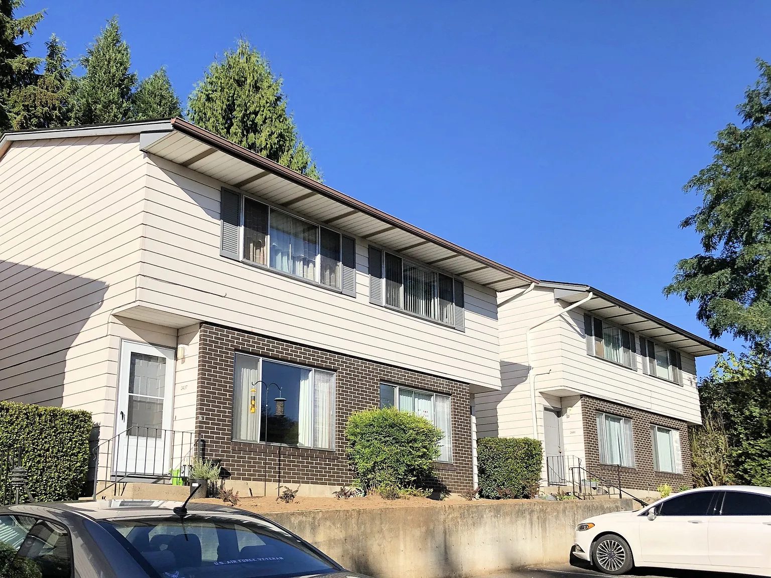 Town Terrace Apartments — Photo 2