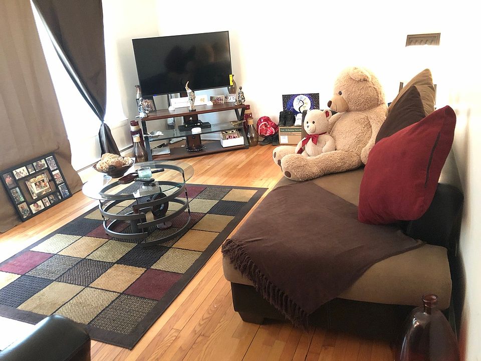2nd image of 1211 W Cermak Rd APT 2