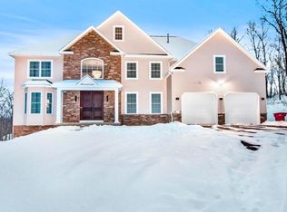 217 Pennbrook Ln, Dallas, PA 18612