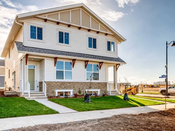 1211 N Mahogany Blvd SE, Calgary, AB T3M 3X8
