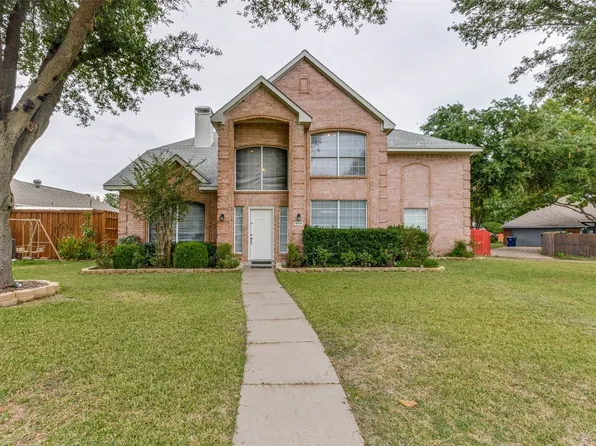 909 Crestmeade Dr, Garland, TX 75040