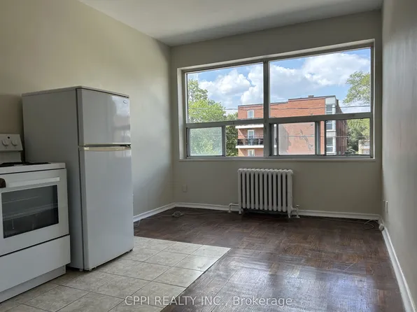 6 Hill Heights Rd #210, Toronto, ON M8Y 1Z1