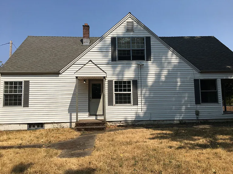2288 Hilyard St — Photo 3