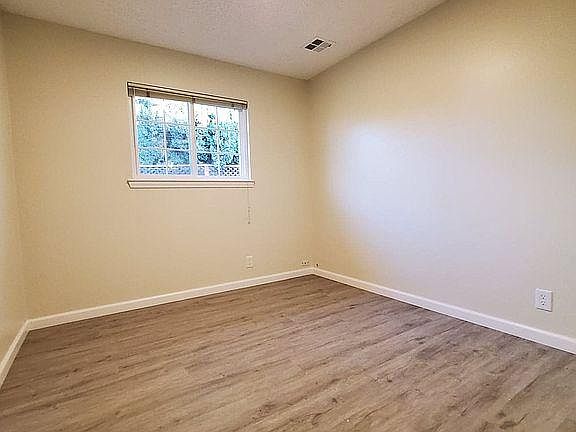 3rd image of 33235 Tulipwood Ln