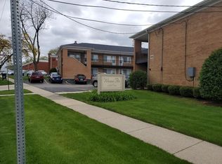 808 Crescent St, Wheaton, IL 60187