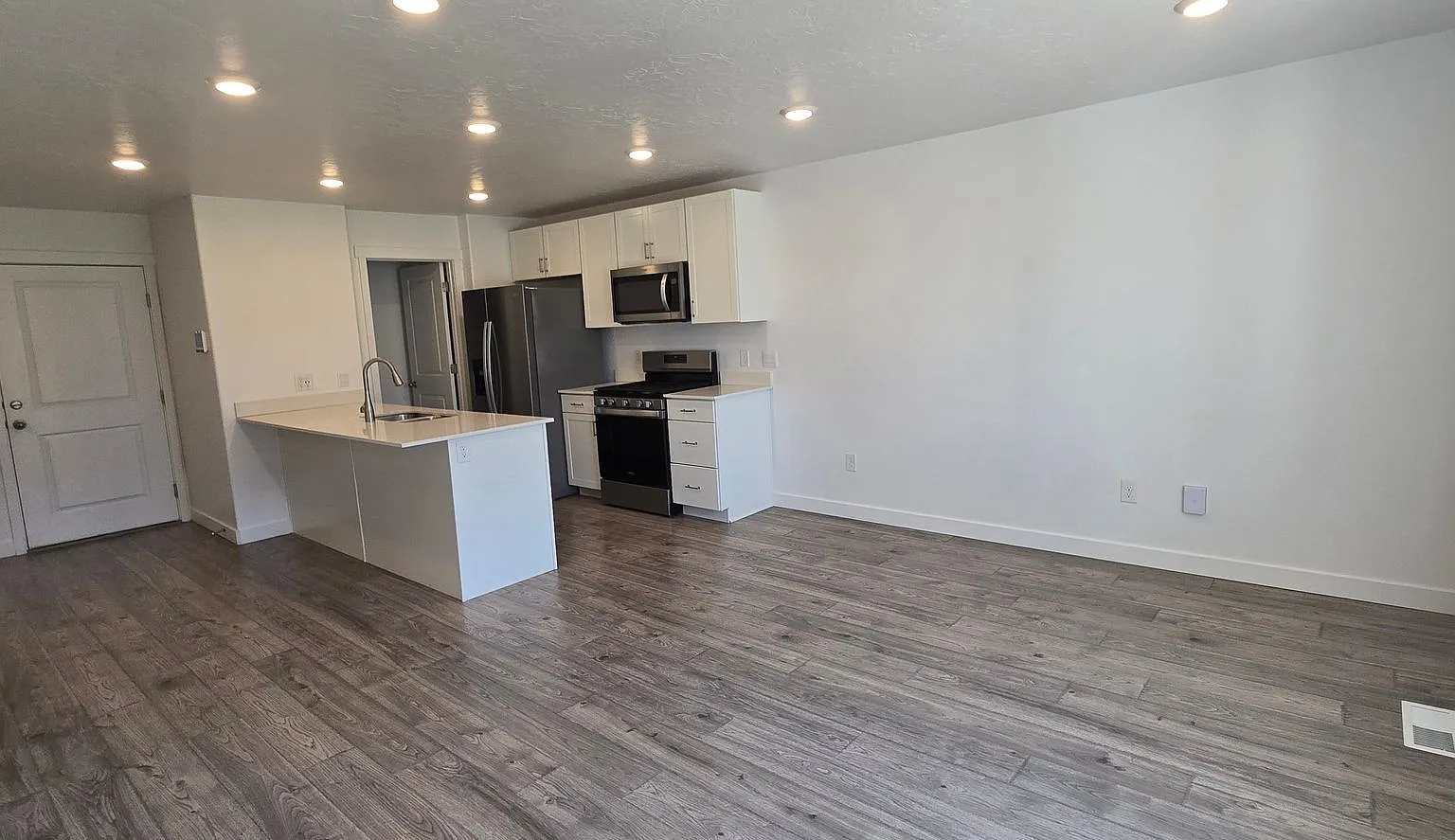 3 Bed 2 Bath in Santaquin!! — Photo 1