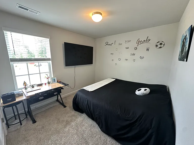1709 Redbout Ct — Photo 10